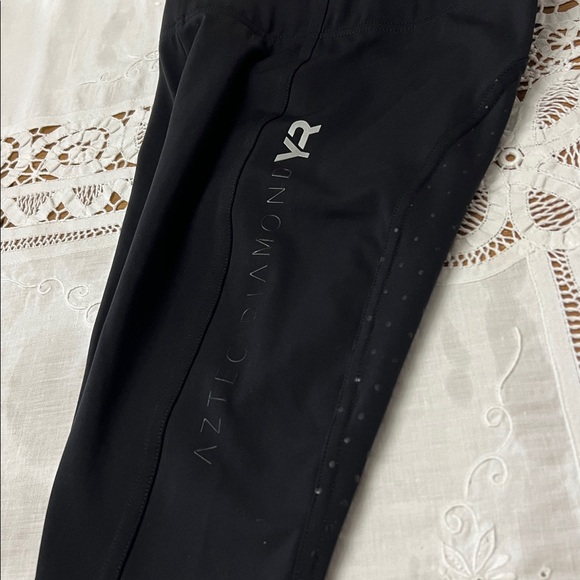 Aztec Diamond youth ages 8-9 full seat leggings - Picture 6 of 7